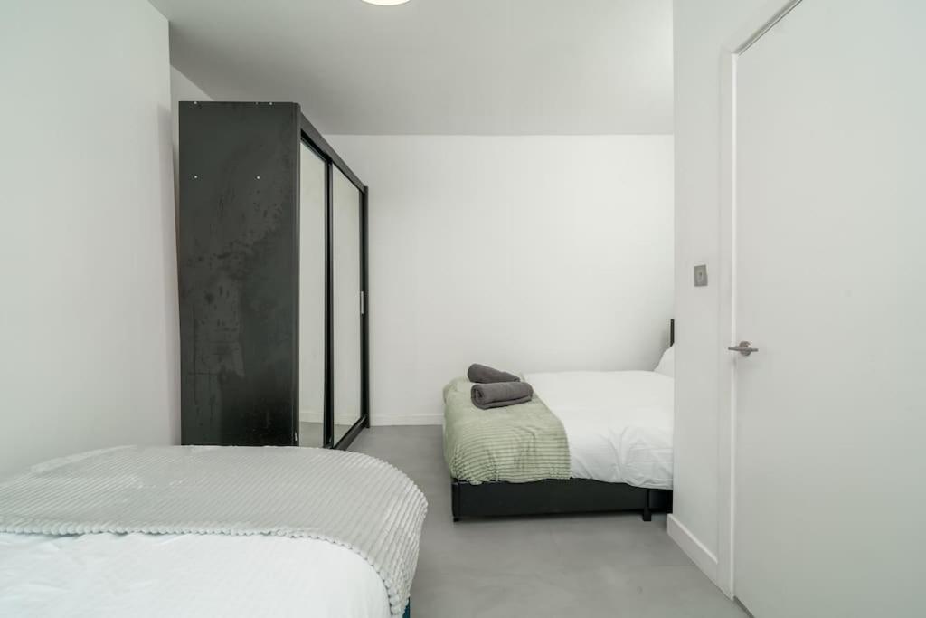 New 3Bed Stylish Apartment With Amazing Transport London Exterior photo